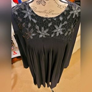 CUPIO Women's Dress Size Small / Petite - Embroidered Pleat Dress